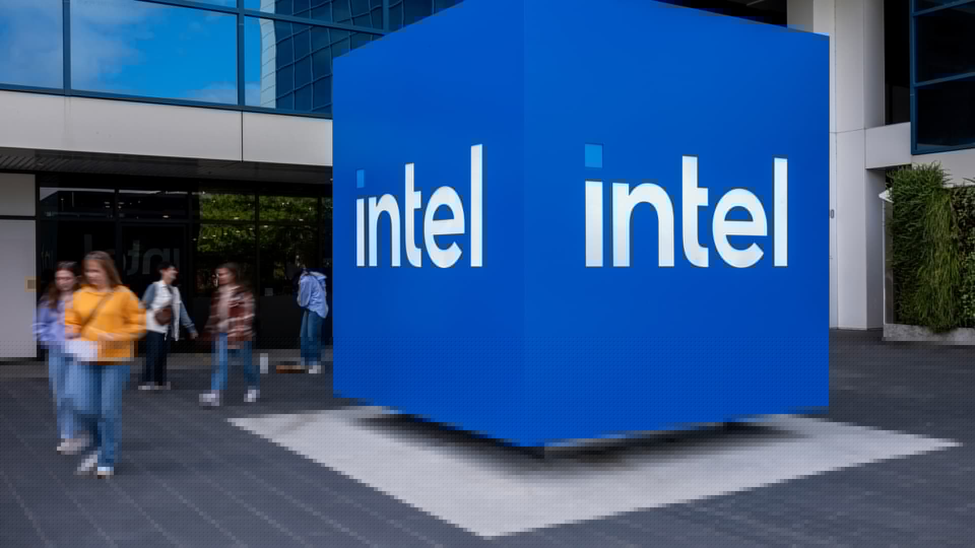 Intel upsizes stock offering to $20 billion at $95 per share as AI demand accelerates