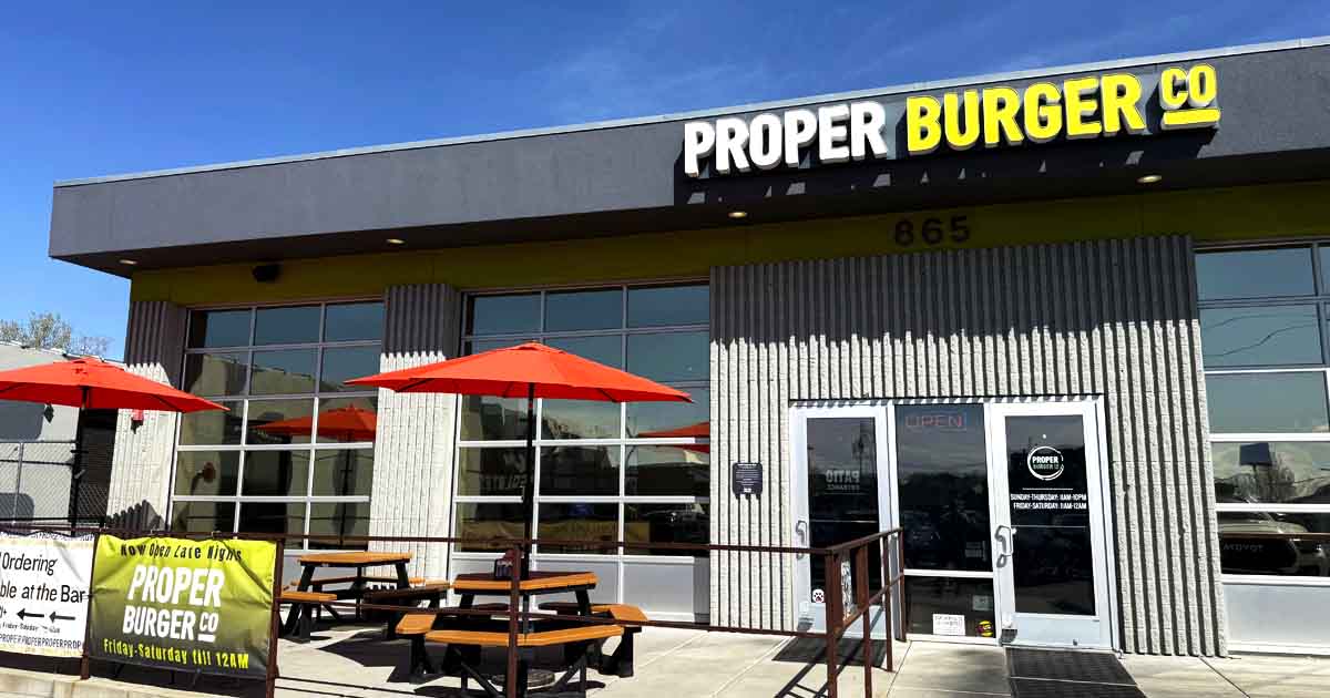 People Drive From All Over Utah To Eat At This Down-To-Earth Burger Joint