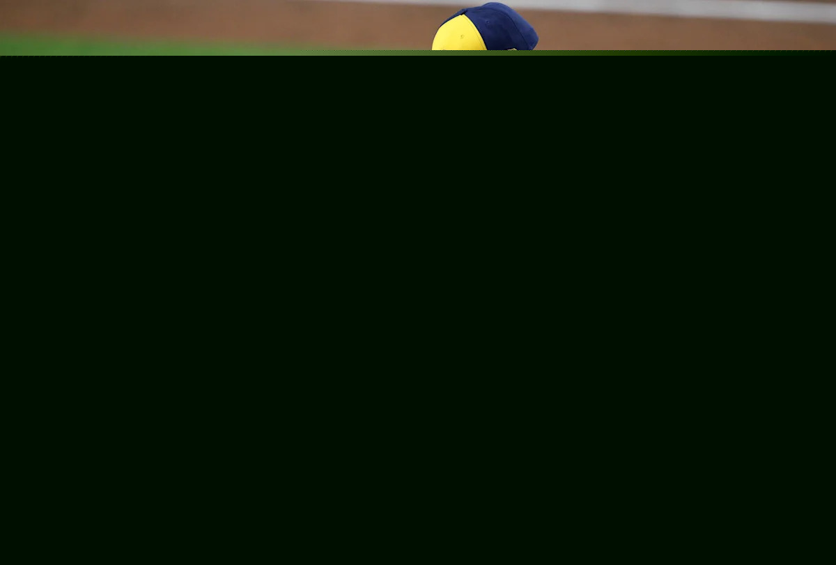 Harrison, Brewers hammered by Padres, 11-2