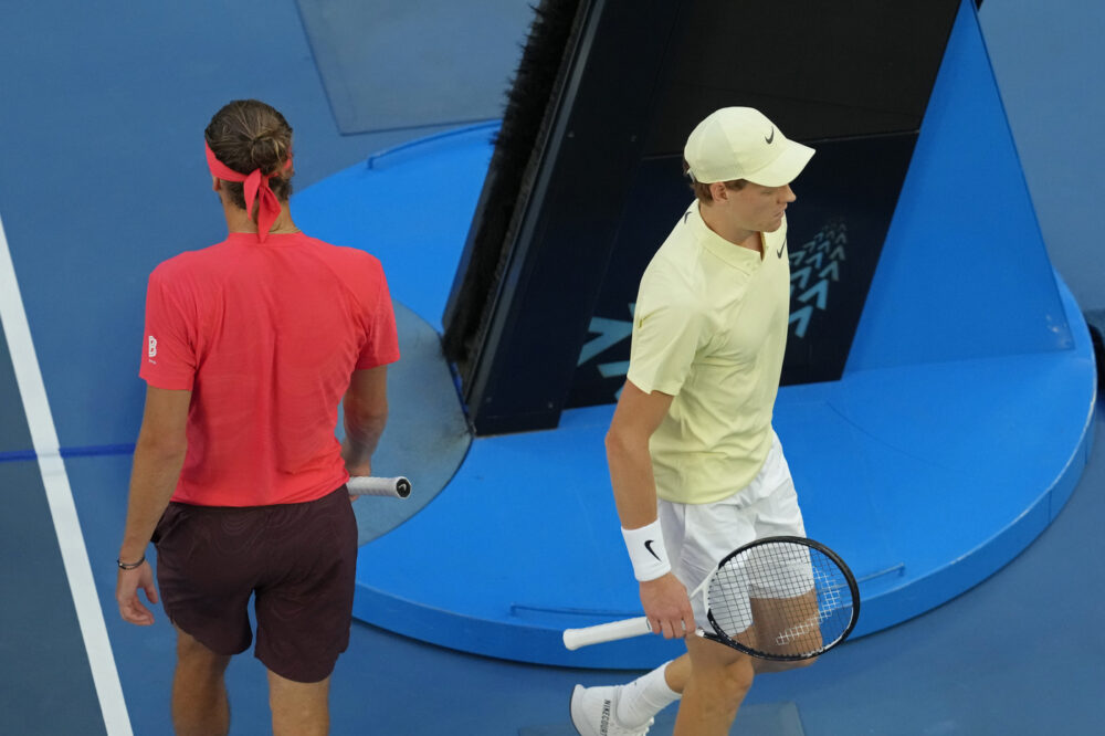 Cosa è successo tra Zverev e Sinner. La polemica rovente e la risposta ironica