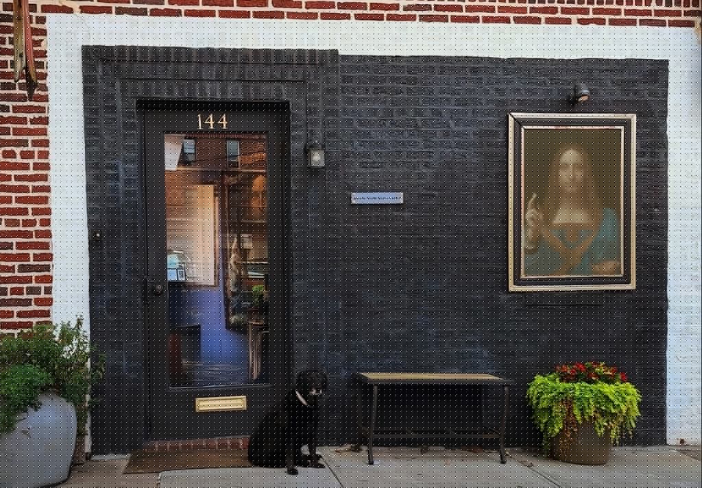 Hankering to See Salvator Mundi? An Artist Opened a Museum of the World’s Priciest Painting in His Brooklyn Lobby