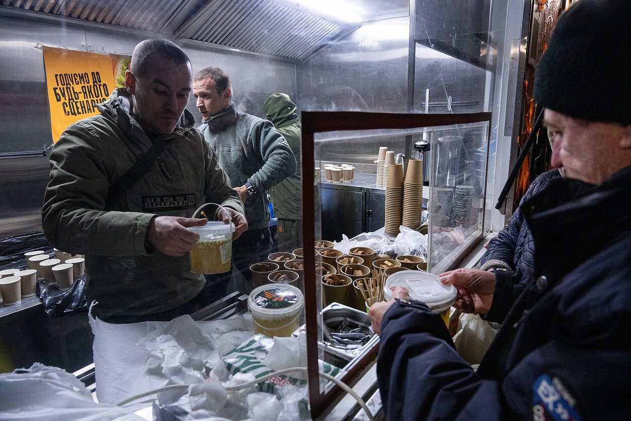 Karas Ukrainoje. Tęsiantis rusų atakoms, Kyjivas abejoja derybų veiksmingumu
