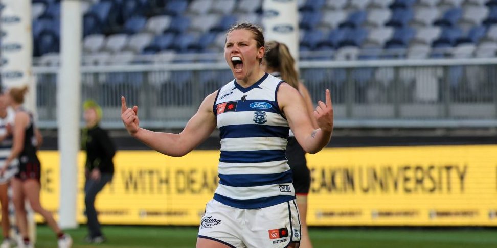 Star forward comeback close