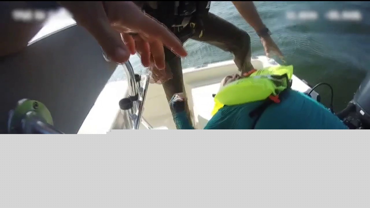 Texas Game Wardens rescue man from Lake Tawakoni