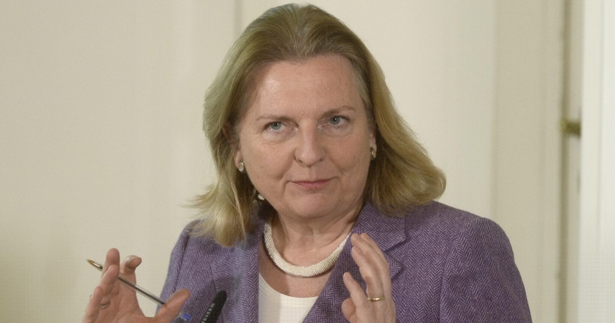 „To Russia with Love“ - Auswandern nach Russland? Kneissl will helfen