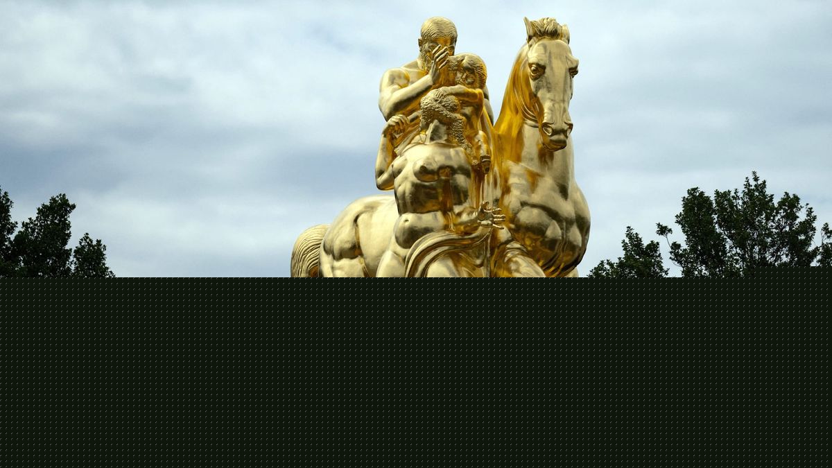 Trump Regilds DC Statues Mar-a-Lago Style