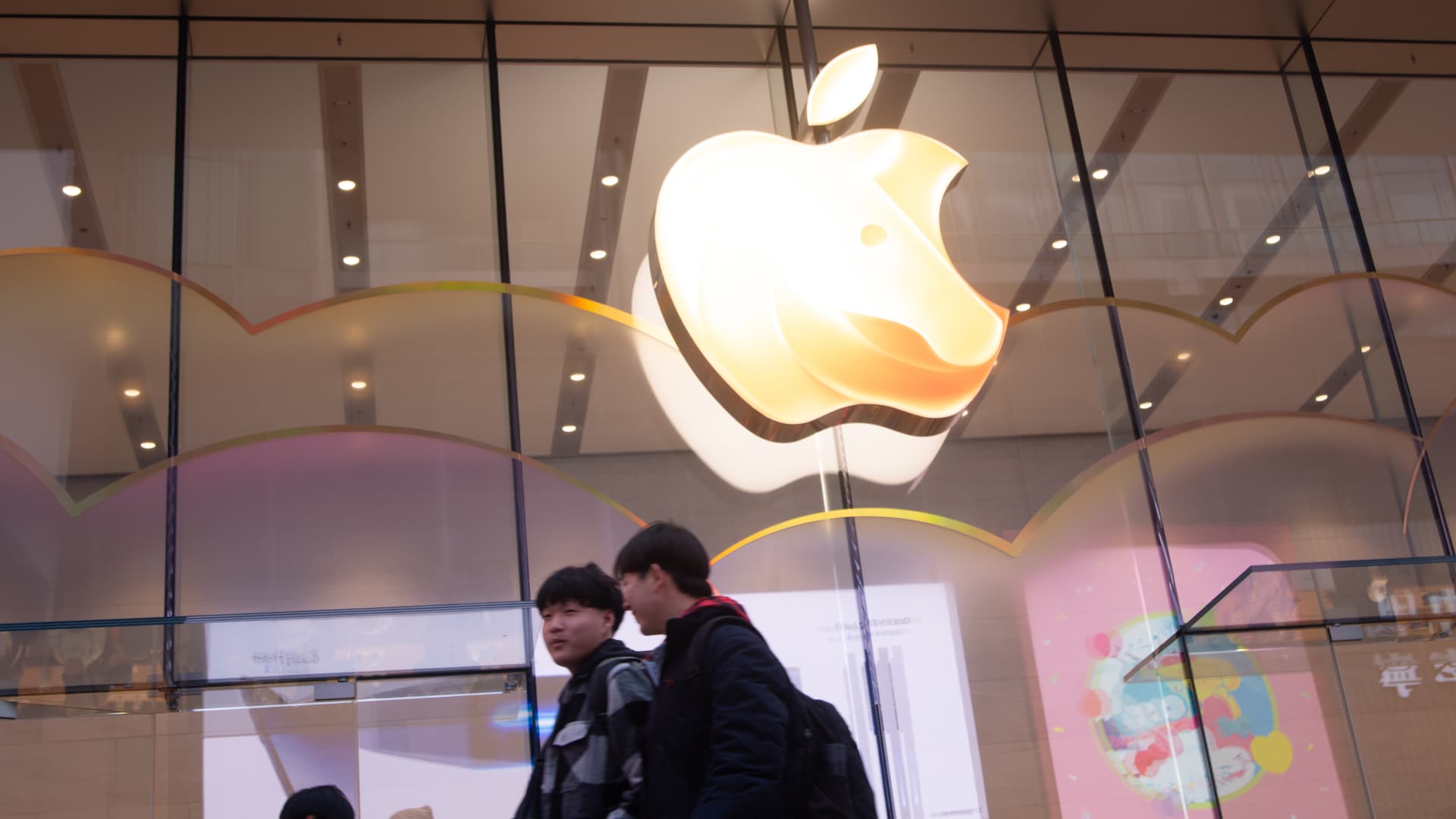 CNBC Daily Open: iPhone drove Apple's robust earnings — but investors weren't too enthused