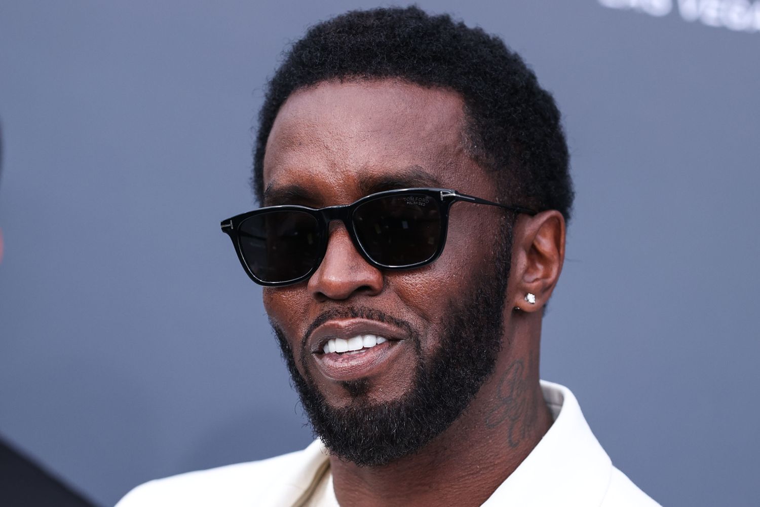 Sean "Diddy" Combs llora ante el juez que lo condenará por cargos de prostitución
