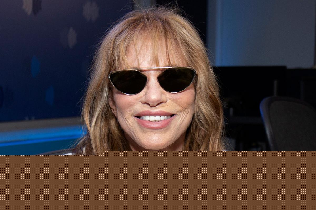 Carly Simon Announces She Has Parkinson’s Disease