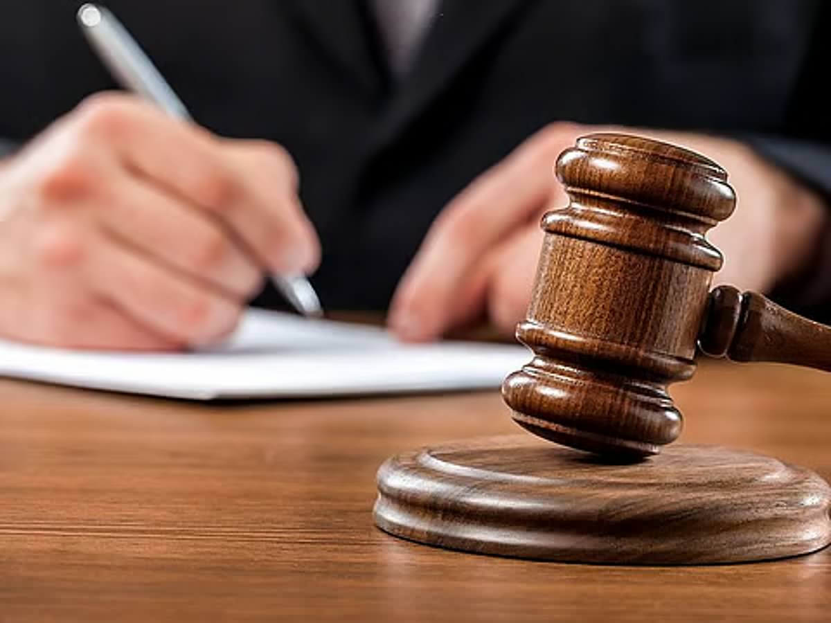 A dispute over just two dinars ended with a death and a 15-year prison sentence