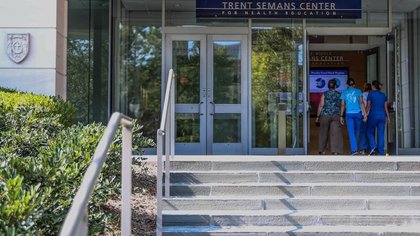 ‘Juggling pretty uncertain times’: Med School leaders outline research continuity amid federal pressures
