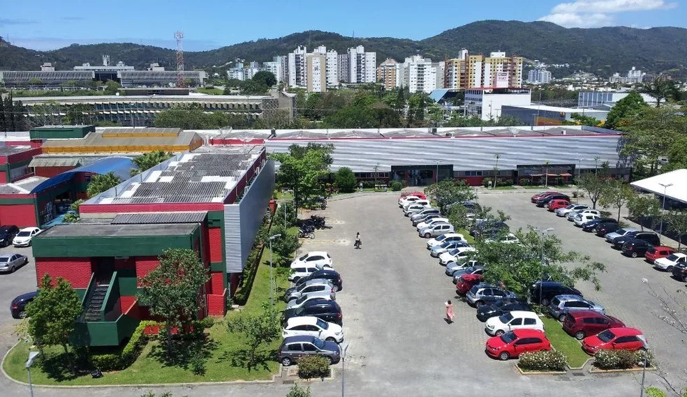 Universidade Estadual de SC tem só  5,2% de docentes pretos, pardos ou indígenas