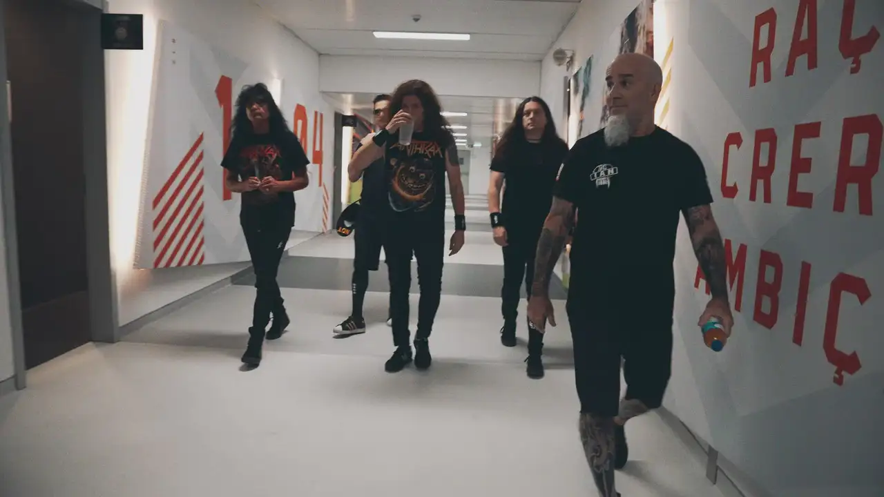Anthrax - Everybody's Got A Plan (Lyrics)