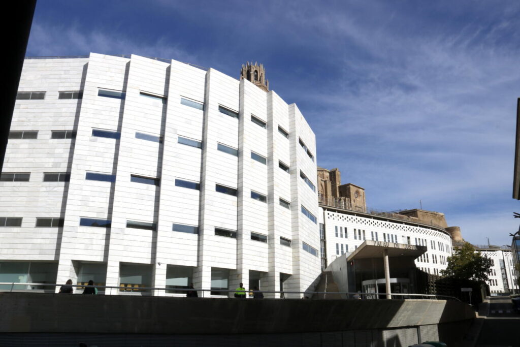 Una discussió de parella posa al descobert una plantació de marihuana a Lleida
