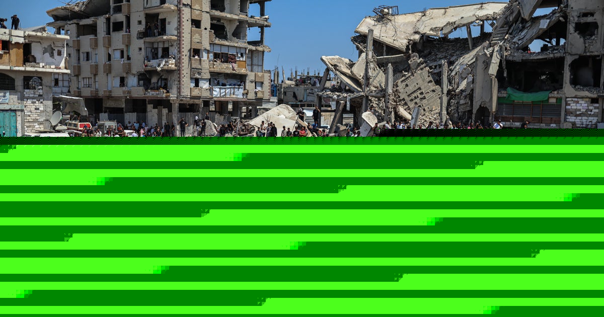 Gaza holds mass funeral for extended family recovered from wartime rubble