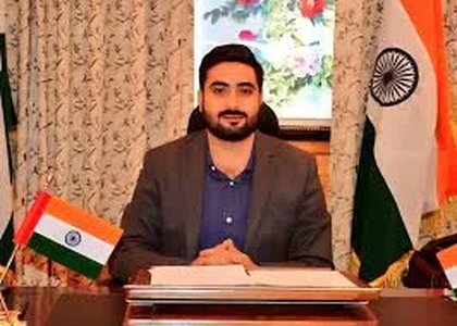 DC Srinagar reviews progress of key health sector schemes in district