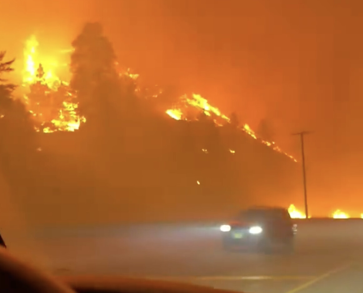 Hwy 97 stays closed due to the Bald Range wildfire near Summerland (Summerland)