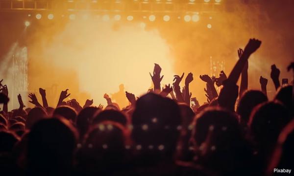 Concert dress code for performers only, not audience