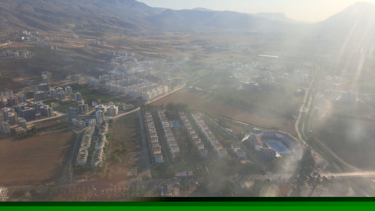 Mersin'de yerleşim yeri yakınında çıkan yangın, büyümeden kontrol alltına alındı