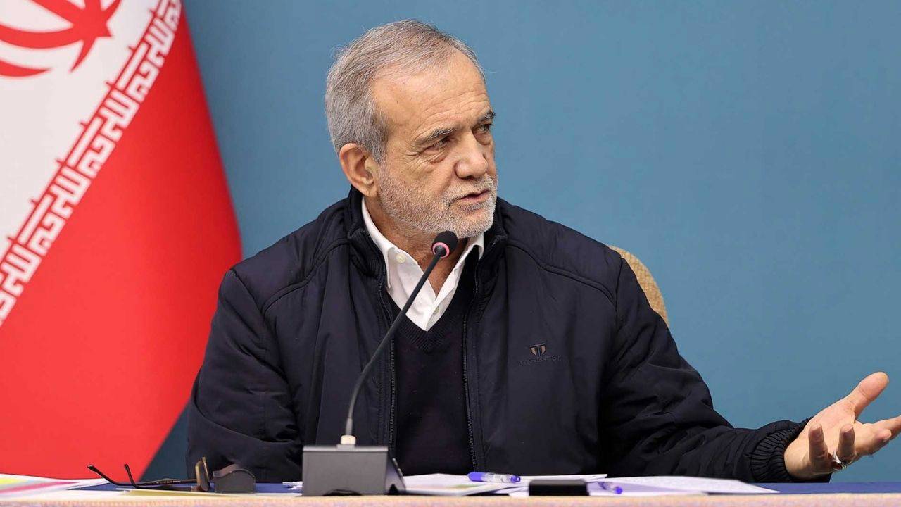 Pezeşkiyan'dan 'savaş' açıklaması: "Ülkeyi içeriden çökertmeyi hedefliyorlar"