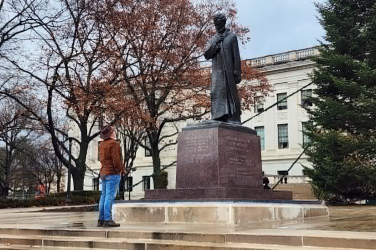 Comment on Statue of Abraham Lincoln at West Virginia Capitol took years to realize by Rick Modesitt