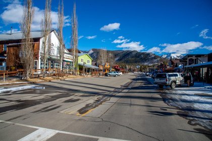 Grand Lake grinds through record snow drought