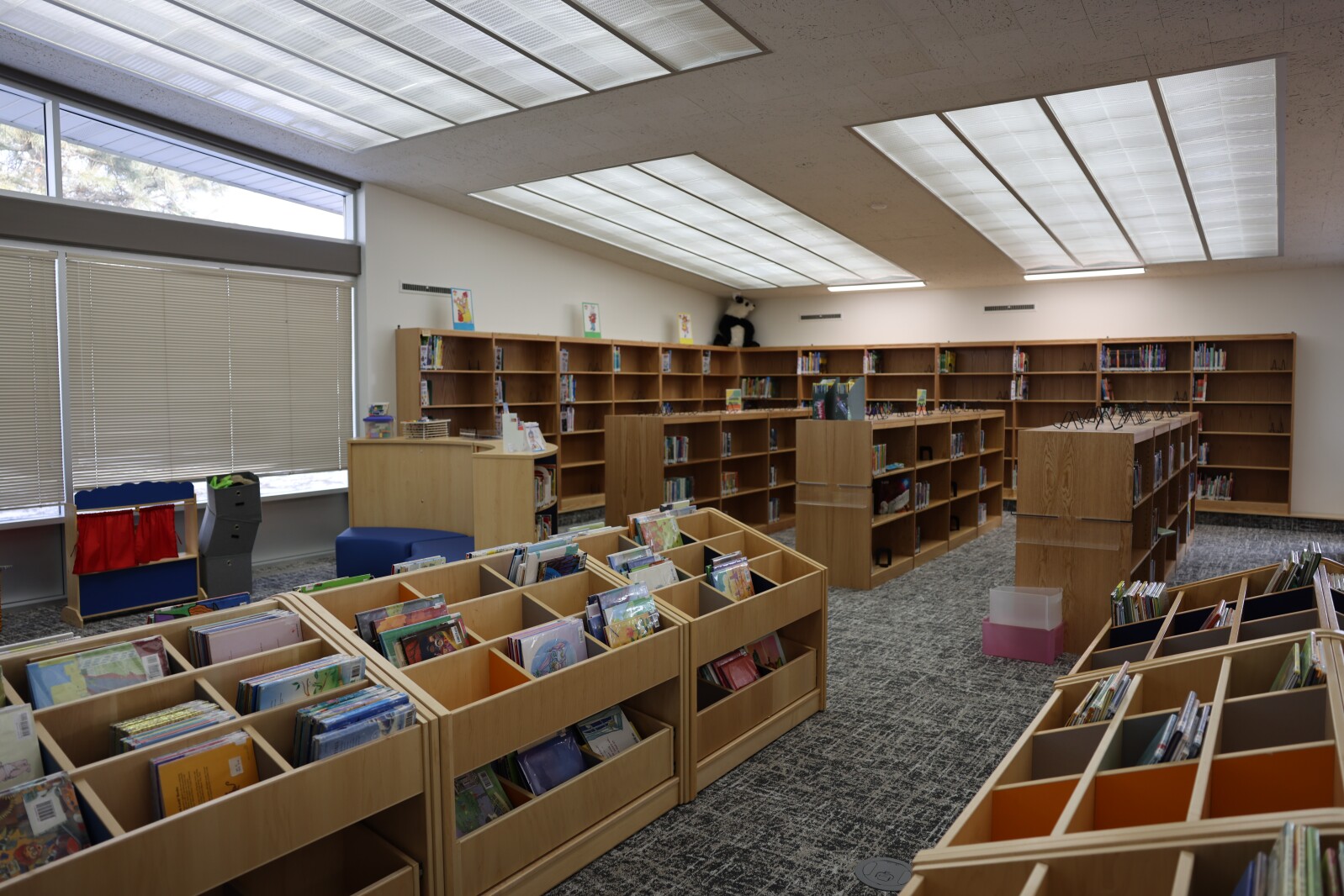 Nobles County Library begins filling shelves at War Memorial Building