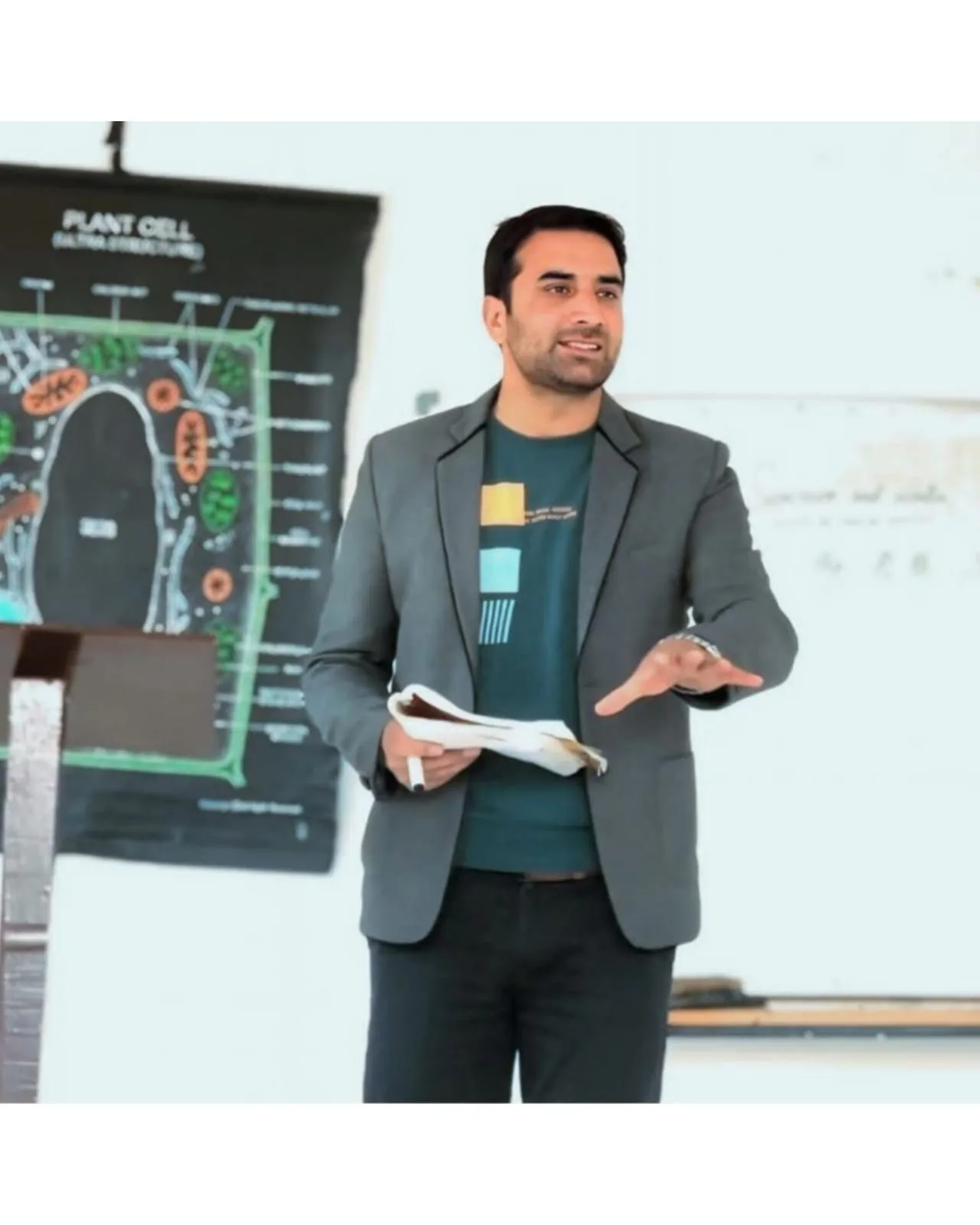 Pulwama educator is making mother tongue click online