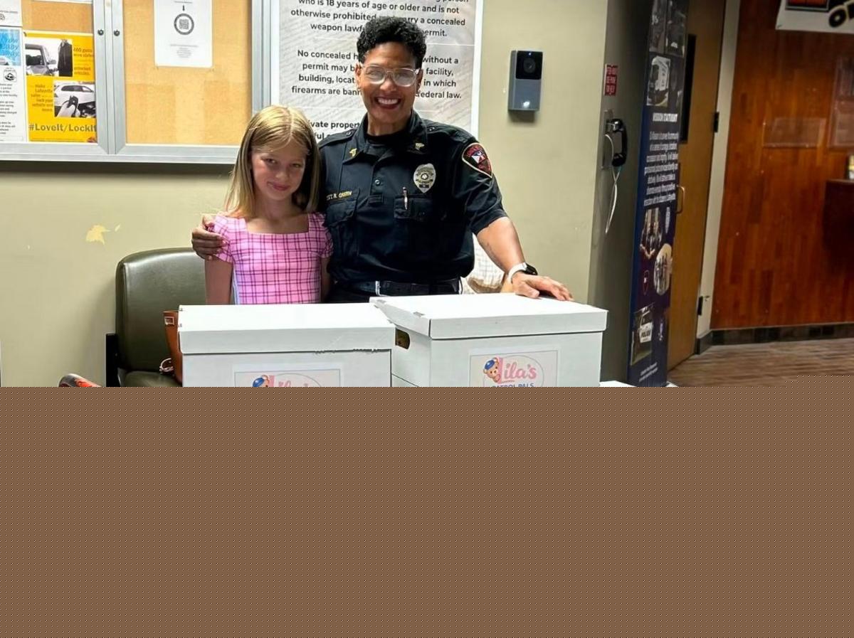 Young Girl Donates Stuffed Animals to Lafayette PD to Help Others