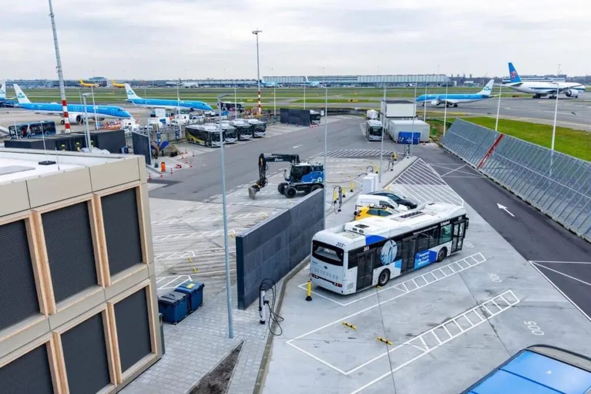 Schiphol Amsterdam Airport builds new charging stations for electric buses