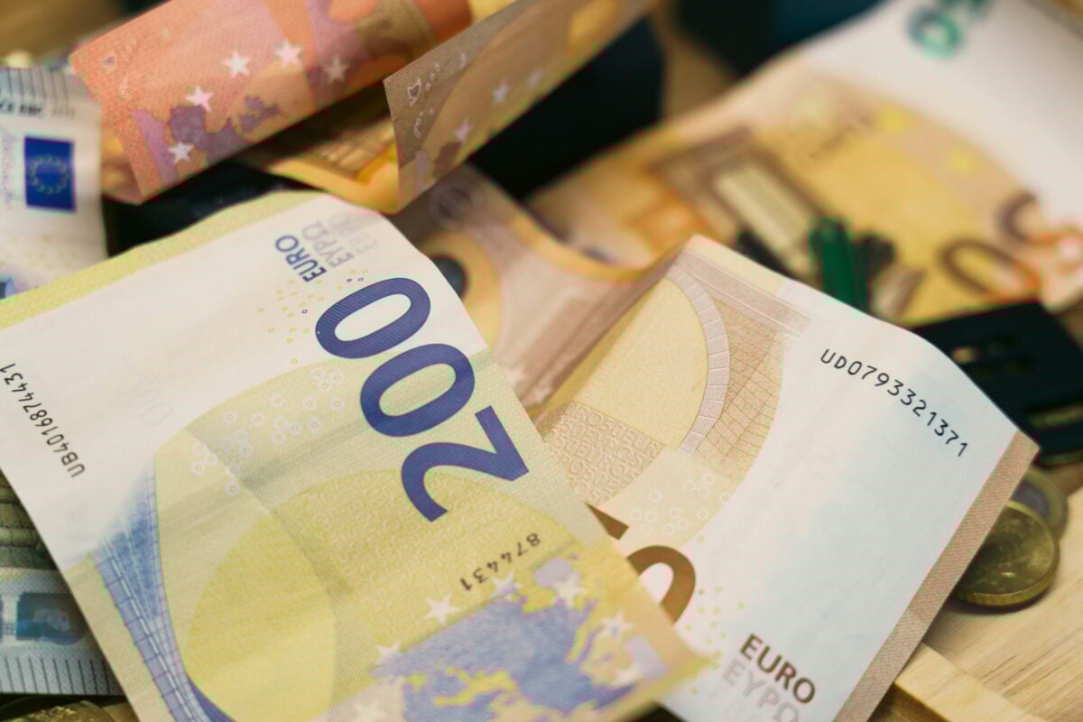 Δεκαπενταύγουστος 2026: Πώς αμείβεται η αργία – Tι ισχύει για όσους εργαστούν