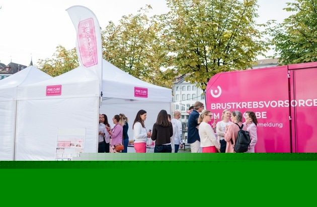 PINK CUBE Roadshow begleitet Einführung des Brustkrebsvorsorgeprogramms im Kanton Luzern