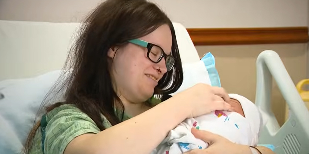 Woman Who Didn't Know She Was Pregnant Goes Into Labor with Second Child on the Toilet at Work: 'Our FedEx Baby'