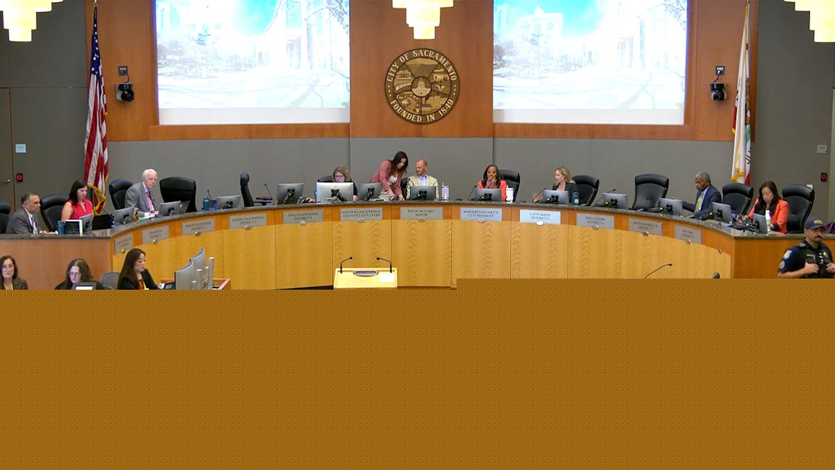 California mayor's hot mic catches candid exchange after audience sends meeting off rails