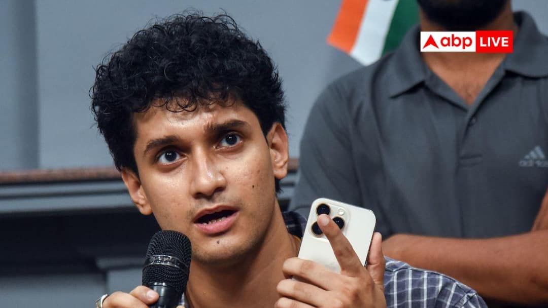 'All They Want Is A Road': Saurav Das Backs Kids' Protest Over Poor Roads In UP's Hamirpur