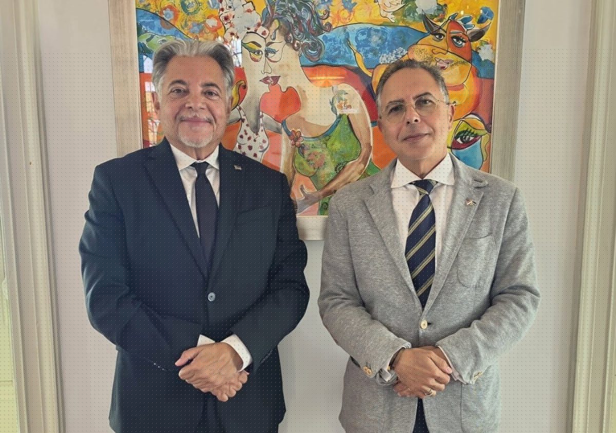 De heer Eduard Braam, Speciaal Gezant EU voor Curaçao een kennismakingsbezoek gebracht aan de Gouverneur van Curaçao, Zijne Excellentie Mauritsz de Kort.
