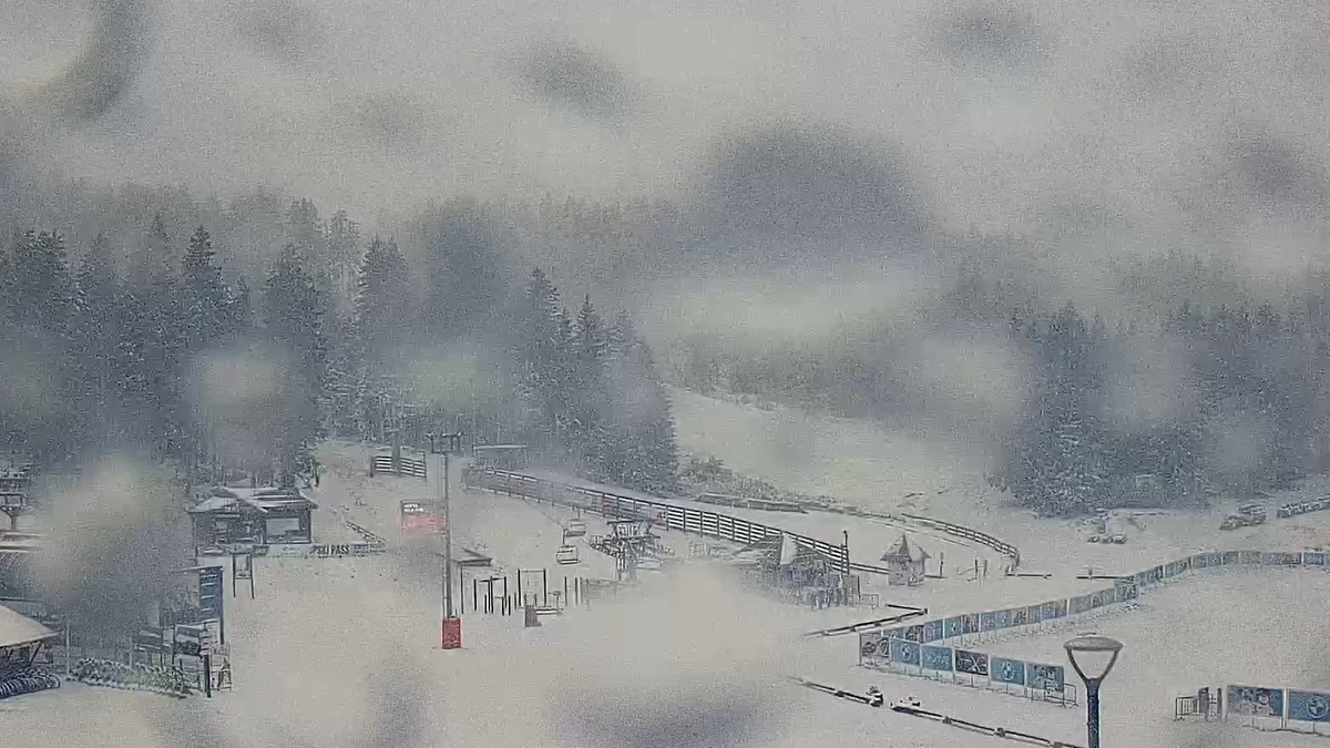 U OKTOBRU KAO U DECEMBRU! Pašće i do 50 cm SNEGA: RHMZ najavljuje kišu i susnežicu, a evo kada stiže RAZVEDRAVANJE (FOTO)