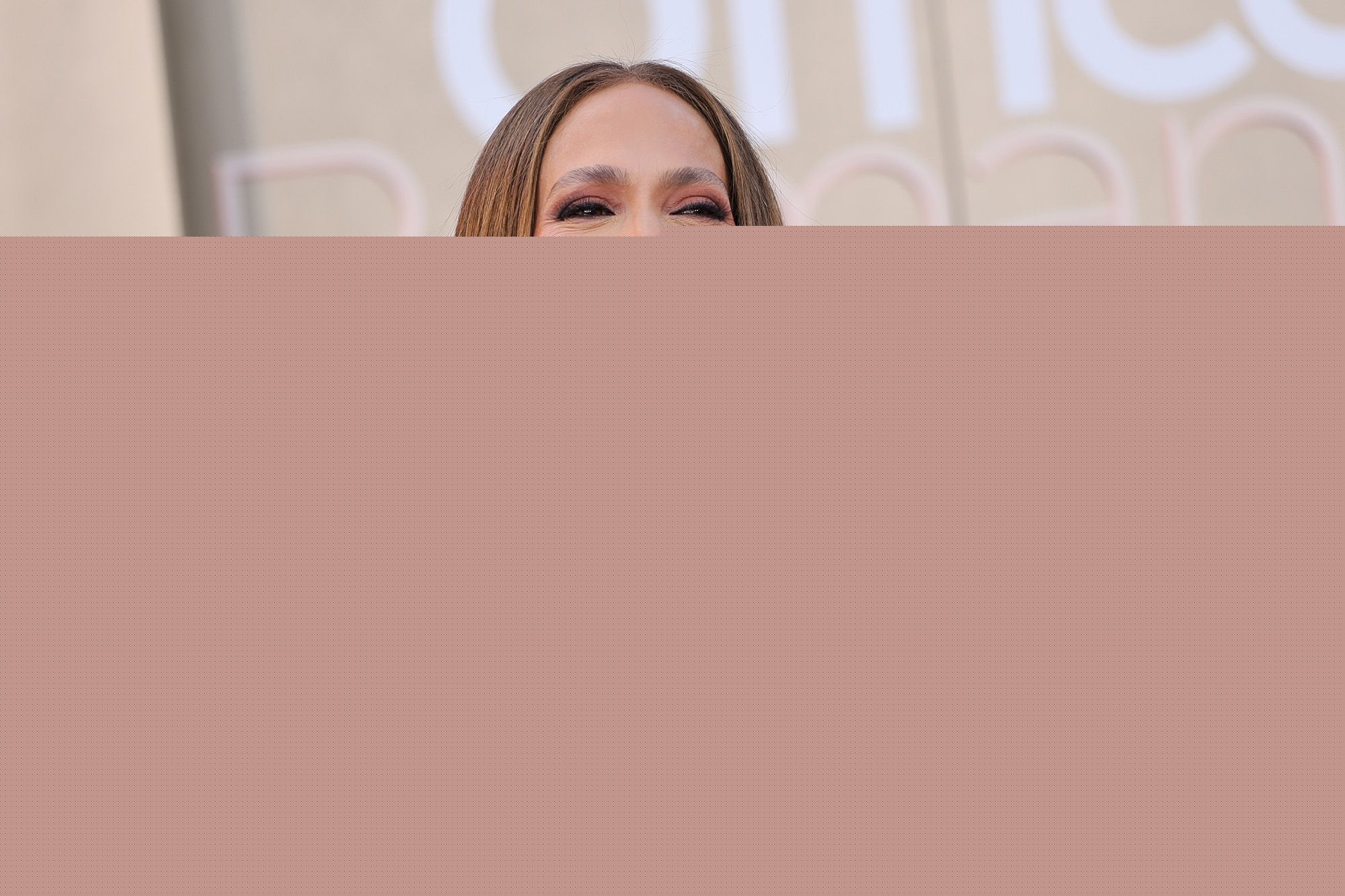 Jennifer Lopez, pin-up musclée à 57 ans : séance photo en lingerie et sans filtre