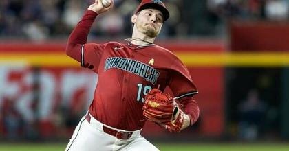 Chasing wild-card spot, D-backs face playoff-bound Phillies