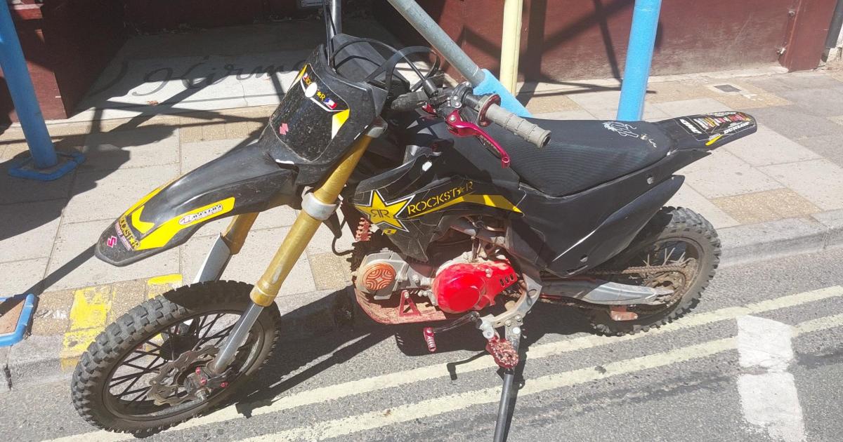 Teenager arrested after fleeing dirt bike crash on Sandown High Street