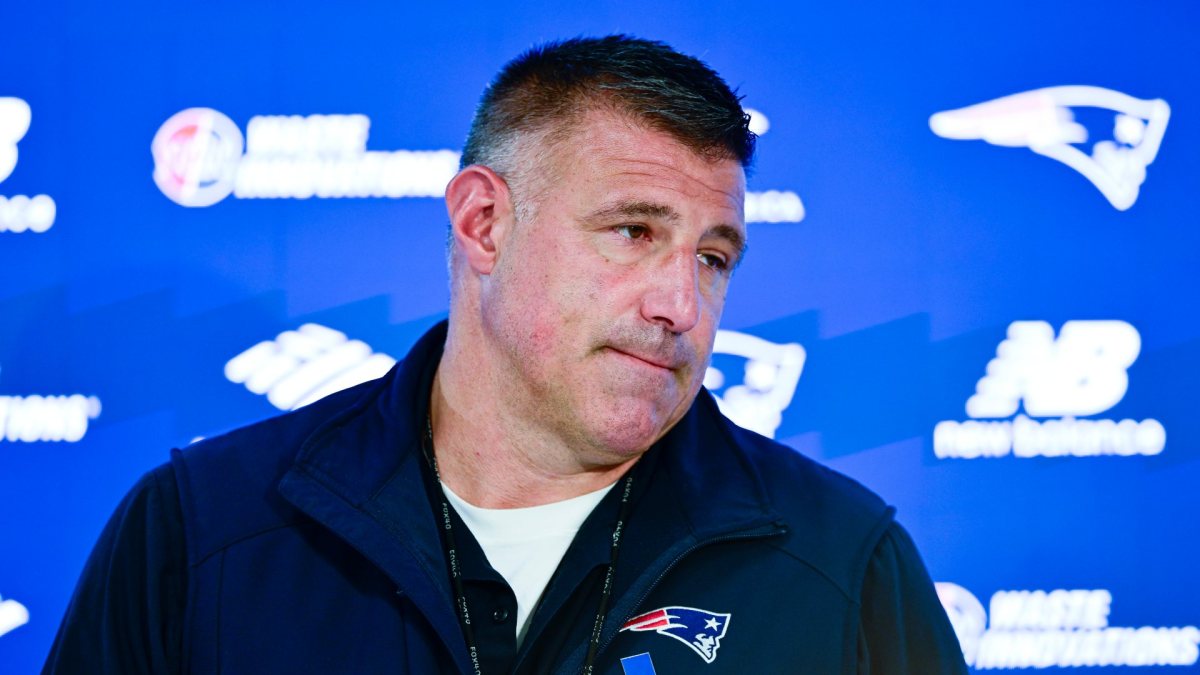 Mike Vrabel Curiously Has 'No Update' Right Before Patriots Make Move