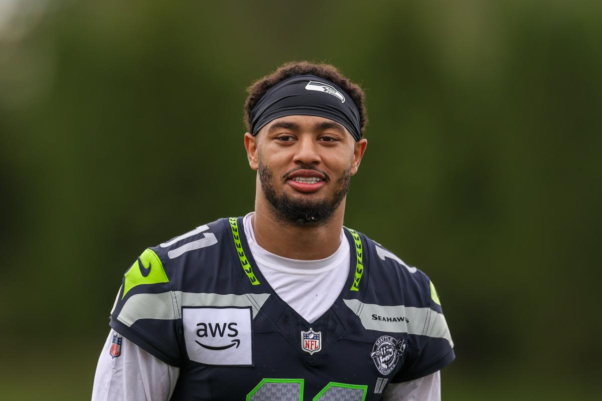 Jaxon Smith-Njigba Presented with the Madden 99 Club Award