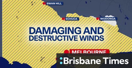 Wild weather lashes Victoria leaving thousands without power