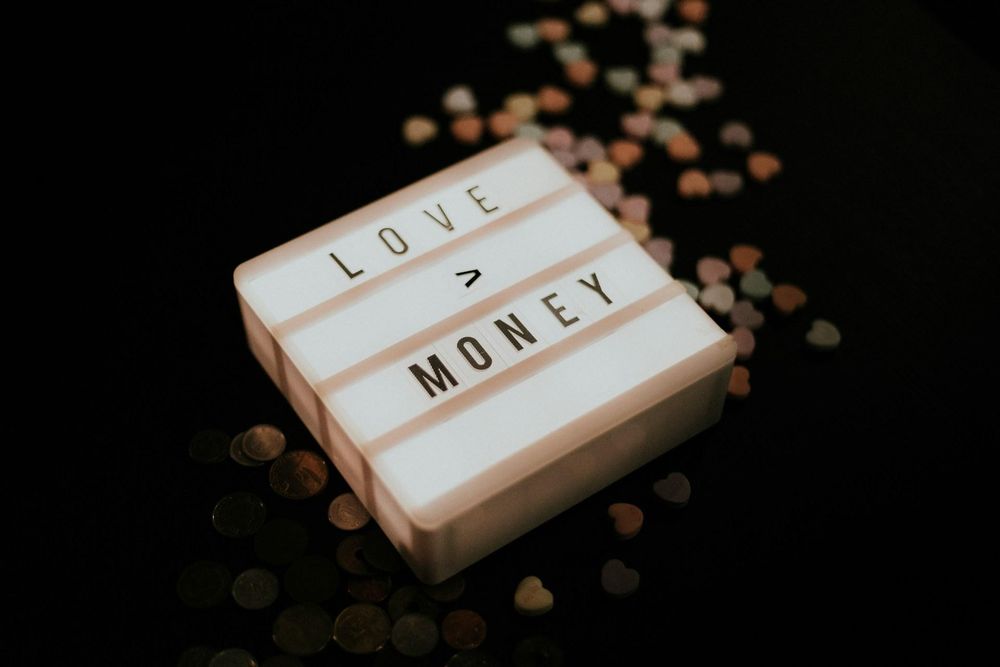 What the expert says on relationship money matters