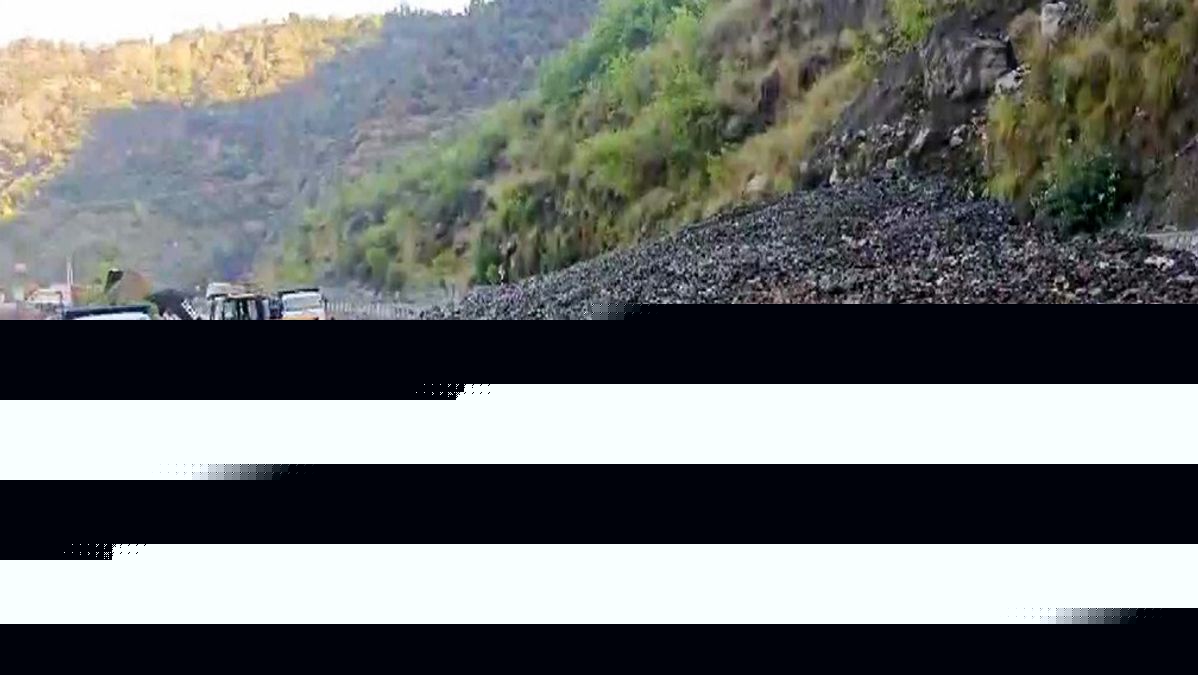 Rain Triggers Slush, Shut Jammu-Srinagar Highway