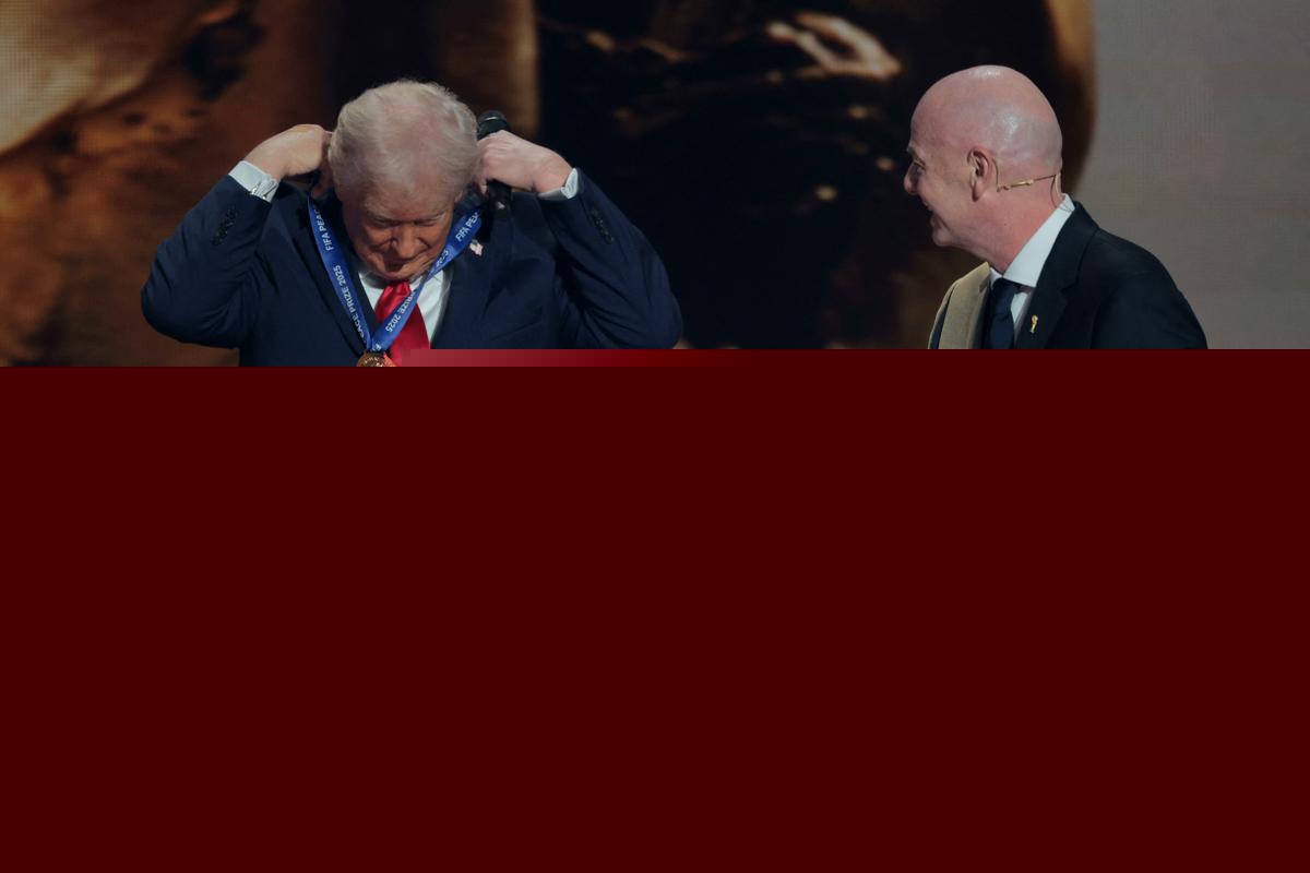 Donald Trump défend Gianni Infantino face aux voix qui réclament son départ de la Fifa