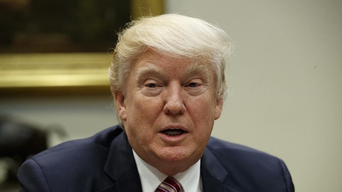 Trump Berupaya Redakan Krisis Pasca Penembakan Minneapolis
