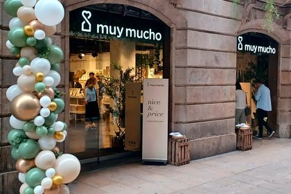 Item International se queda con la cadena de tiendas Muy Mucho