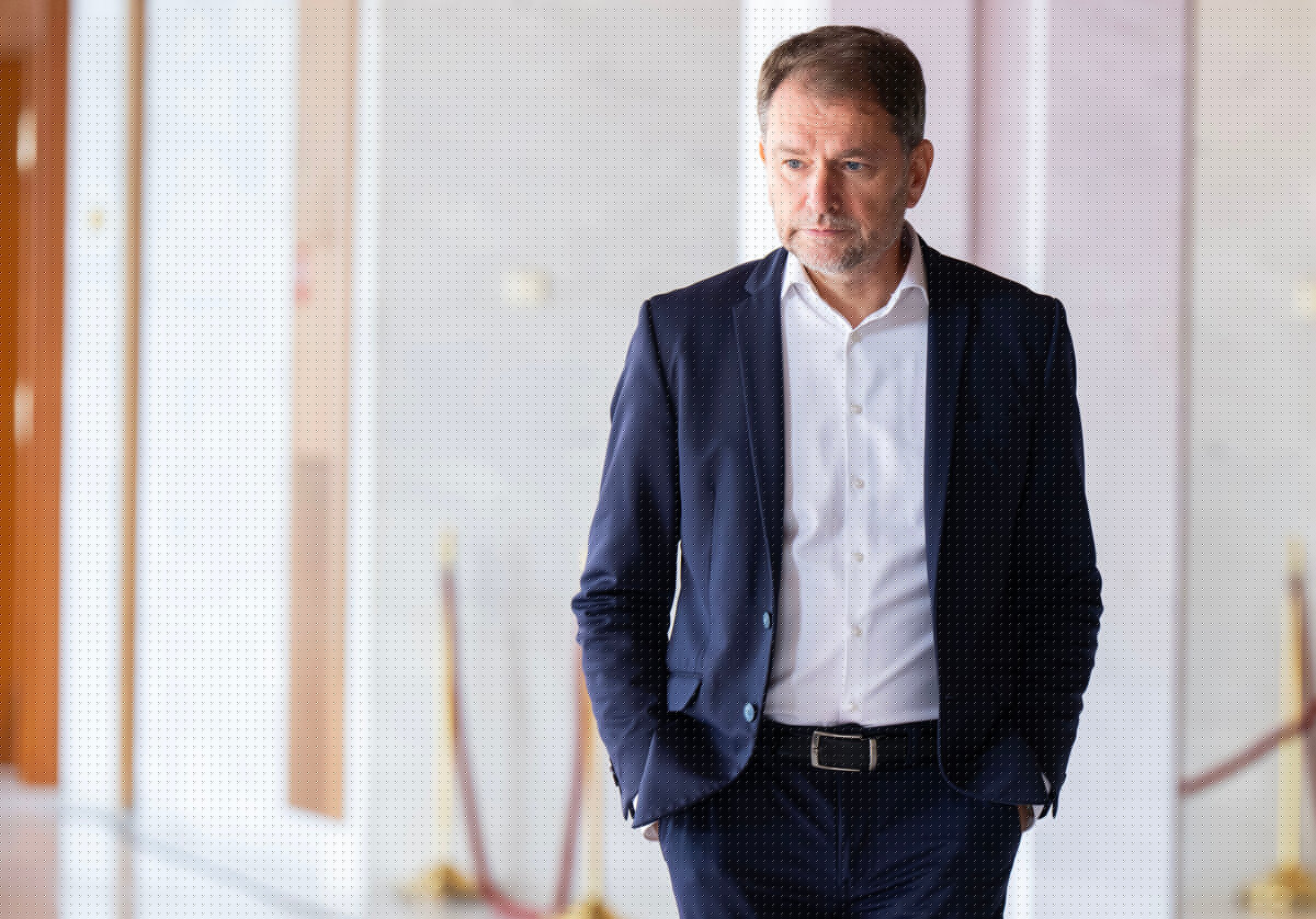 Ranný brífing: Fico sa zahral s opozíciou, hlasovanie o novele ústavy zahanbilo Matoviča