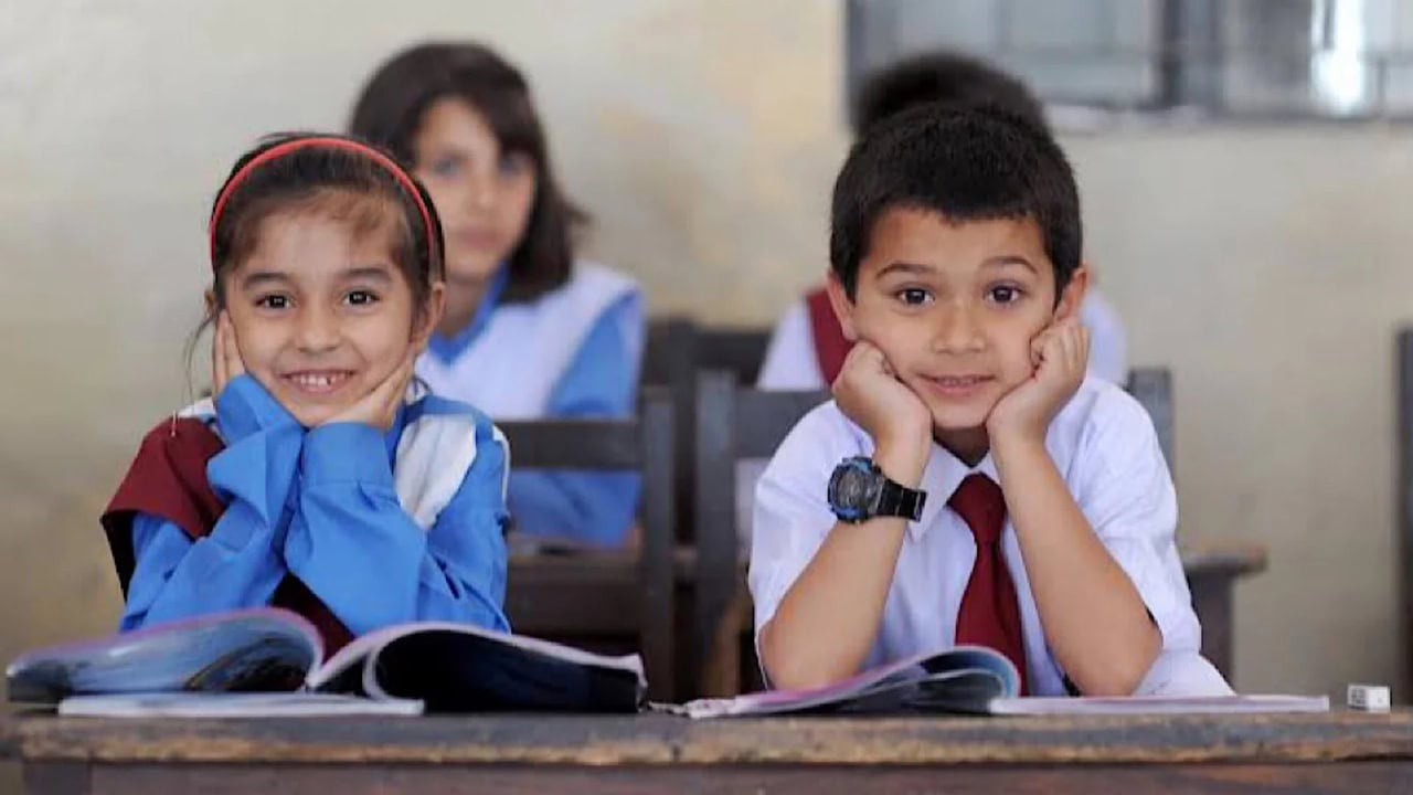 KP Orders Action Against Unregistered Private Schools